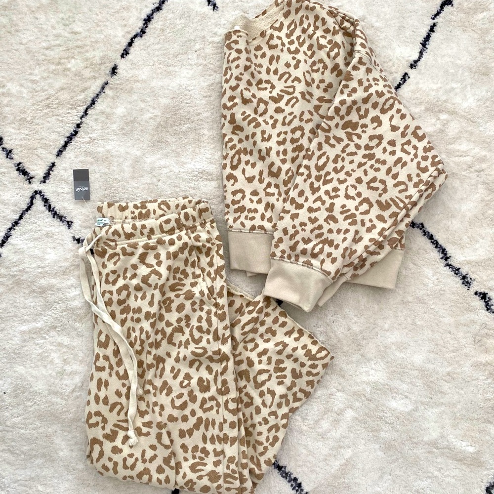 AERIE Leopard lounge set